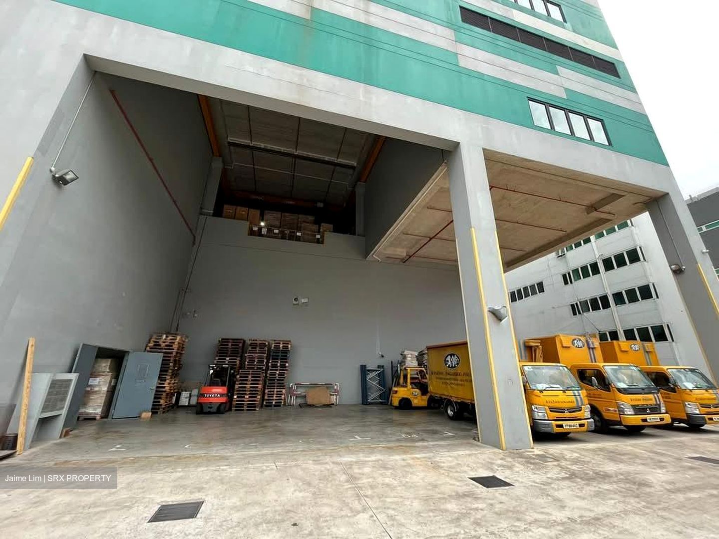 Tampines Industrial Drive (D18), Warehouse #570477241